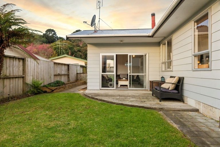Photo of property in 28 Dingadee Street, Welcome Bay, Tauranga, 3112
