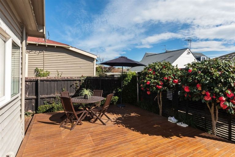 Photo of property in 1/1 Mersey Street, St Albans, Christchurch, 8014