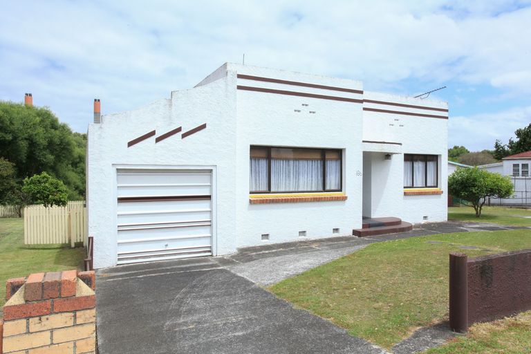 Photo of property in 186 Great South Road, Huntly, 3700