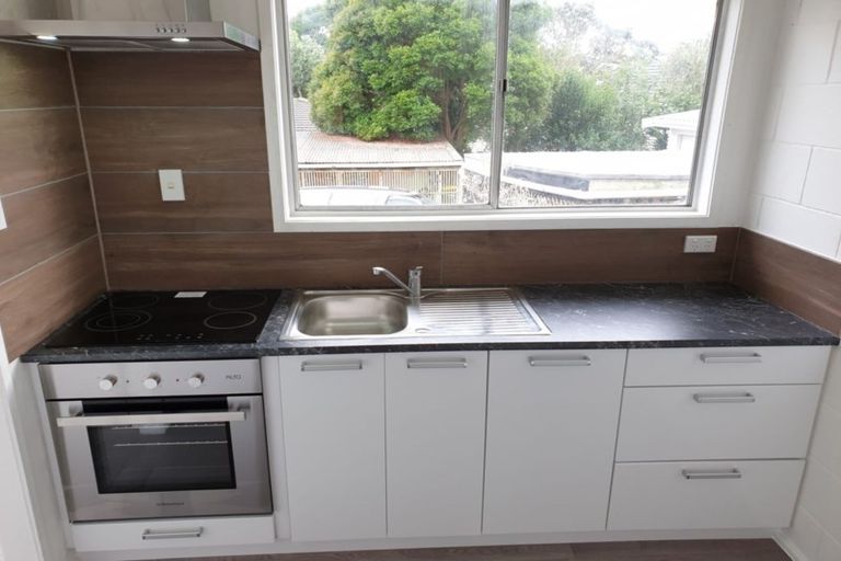 Photo of property in 2/34 Mayfield Road, Glenfield, Auckland, 0629