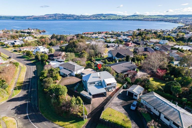 Photo of property in 3 Boundary Road, Waipahihi, Taupo, 3330