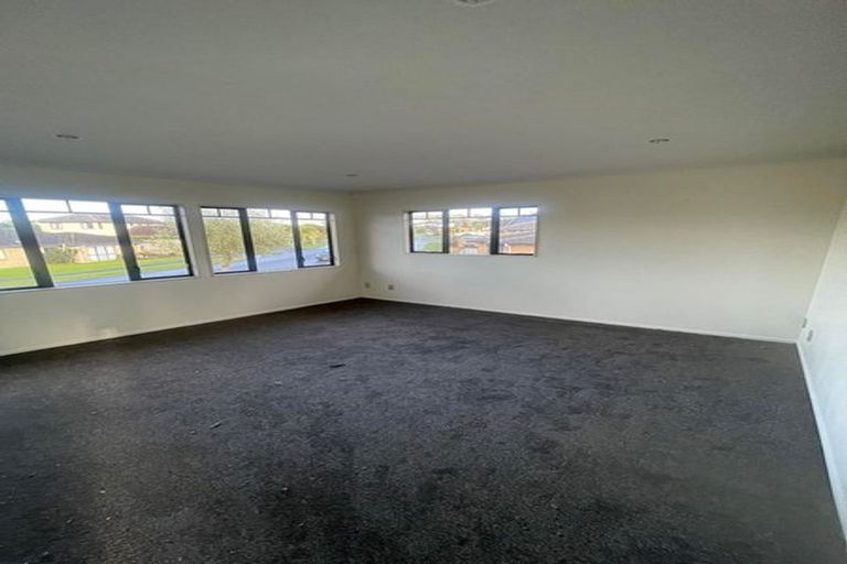 Photo of property in 17 Raphoe Road, Flat Bush, Auckland, 2019