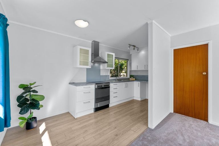 Photo of property in 2/3 Holt Avenue, Torbay, Auckland, 0630