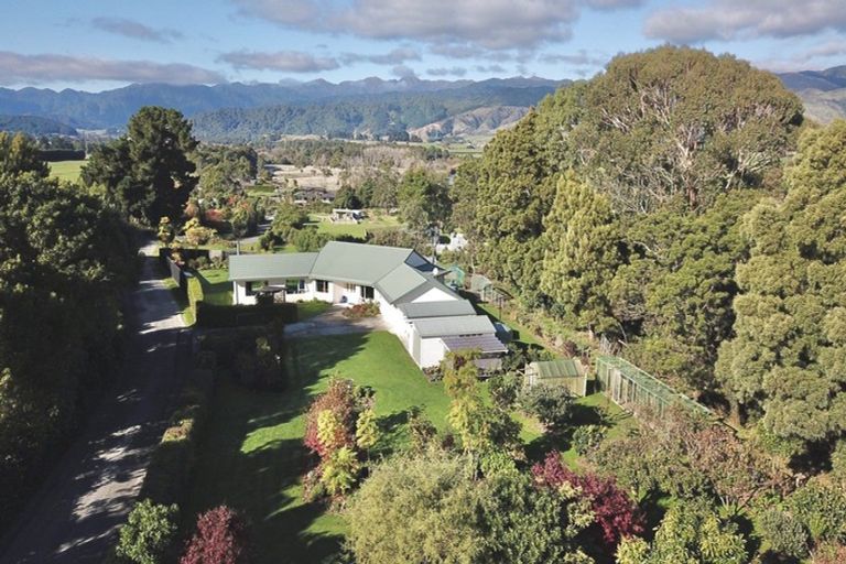 Photo of property in 6 Riveredge Terrace, Ohau, Levin, 5570