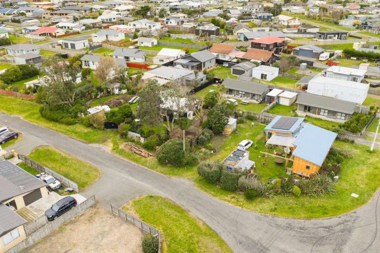 Photo of property in 8 Robbie Street, Foxton Beach, Foxton, 4815
