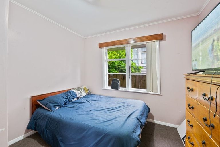 Photo of property in 28 Ellen Street, Manurewa East, Auckland, 2102