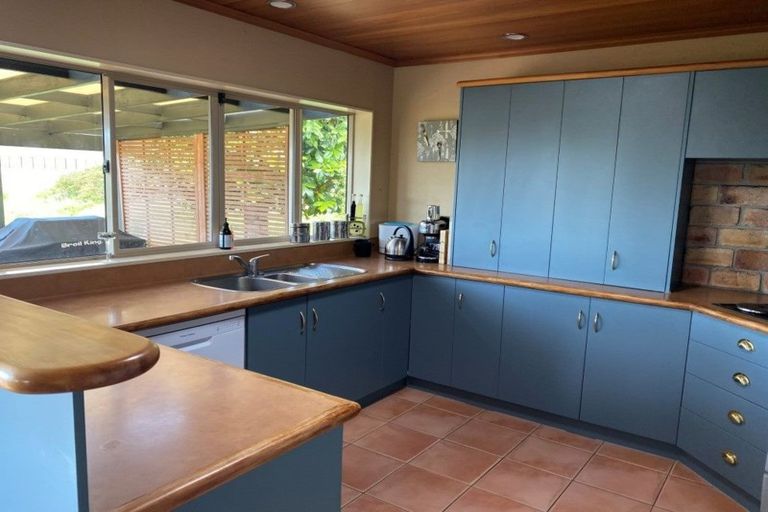 Photo of property in 43 Bayvista Close, Welcome Bay, Tauranga, 3112