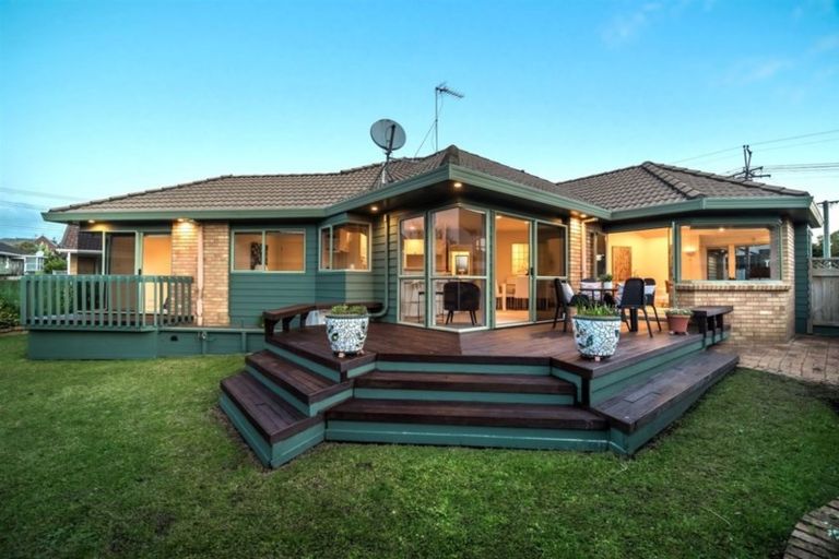 Photo of property in 2/1 Stratford Avenue, Milford, Auckland, 0620