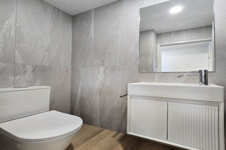 Photo of property in 16 Reiman Street, New Lynn, Auckland, 0600
