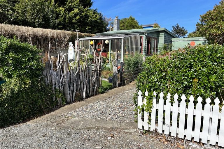 Photo of property in 3 Bay Road, Riverton/aparima, Riverton, 9822