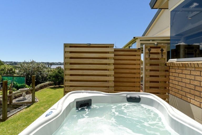 Photo of property in 15 Diamond Head, Hairini, Tauranga, 3112