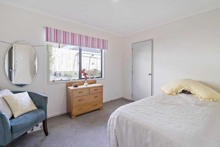 Photo of property in 22 Jelas Road, Red Beach, 0932