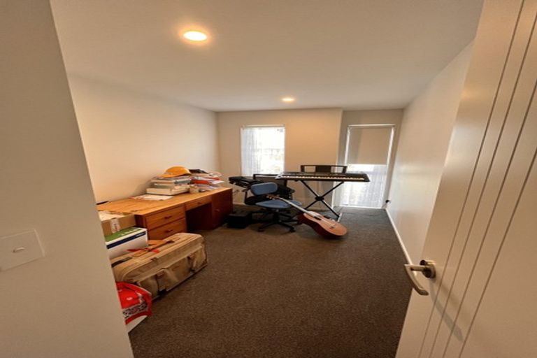 Photo of property in 12 Albert Pryor Avenue, Henderson, Auckland, 0612