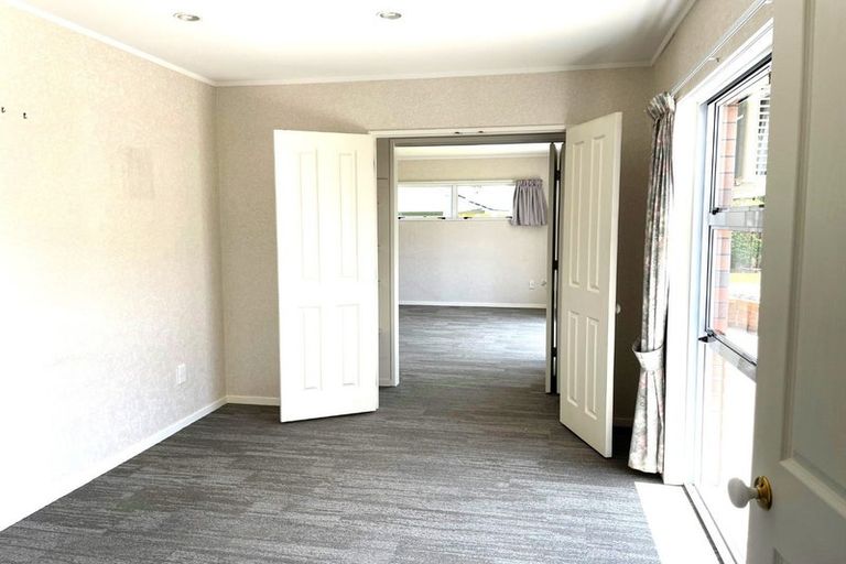 Photo of property in 14 Chippewa Place, Conifer Grove, Takanini, 2112