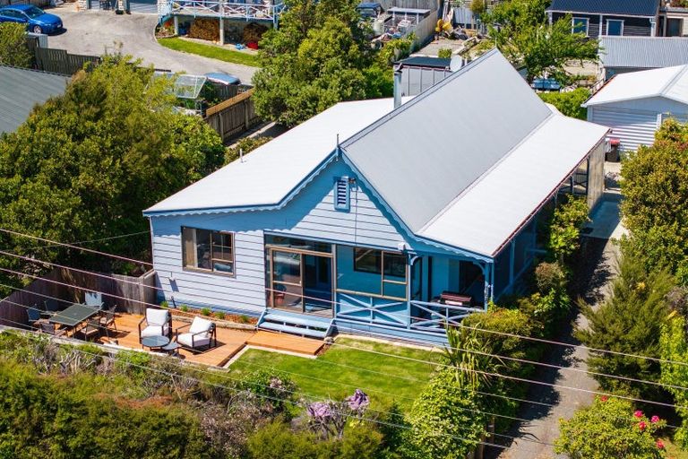 Photo of property in 168 Waikawa Road, Picton, 7220