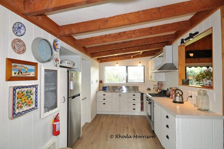 Photo of property in 43 Pahi Road, Paparoa, 0571