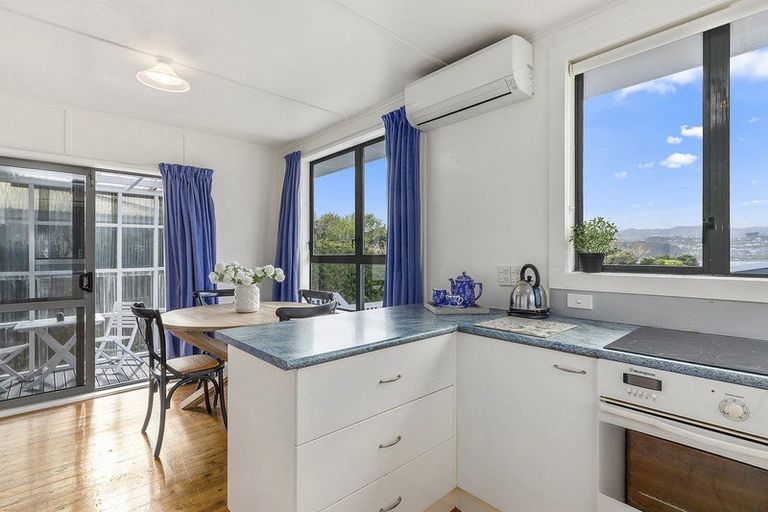 Photo of property in 43 Waiuta Street, Titahi Bay, Porirua, 5022