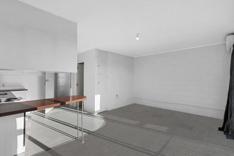 Photo of property in 40 West Coast Road, Glen Eden, Auckland, 0602