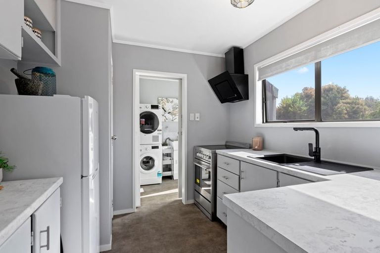 Photo of property in 3 Iris Place, Clendon Park, Auckland, 2103