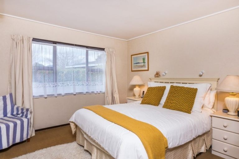 Photo of property in 2/7 Kathleen Place, Rainbow Point, Taupo, 3330