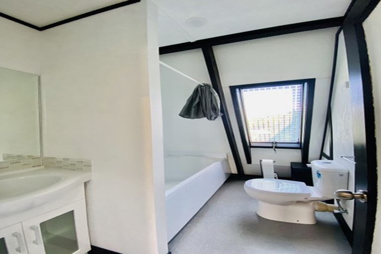 Photo of property in 13/10 Pitarua Street, Thorndon, Wellington, 6011