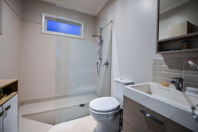 Photo of property in 11 Casey Avenue, Fairfield, Hamilton, 3214