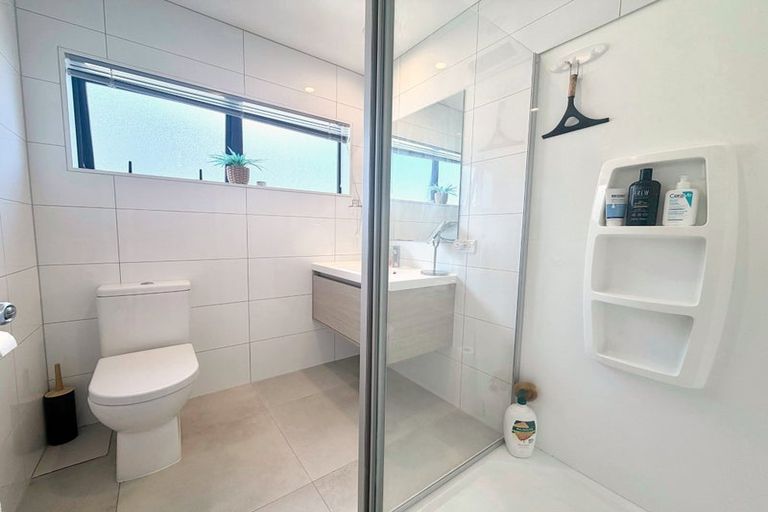 Photo of property in 43 Pepene Avenue, Takanini, 2112