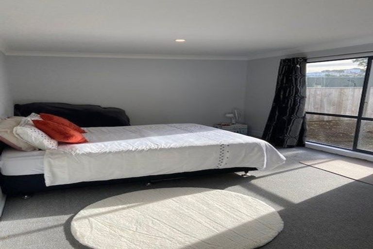 Photo of property in 96 Pioneer Road, Moturoa, New Plymouth, 4310