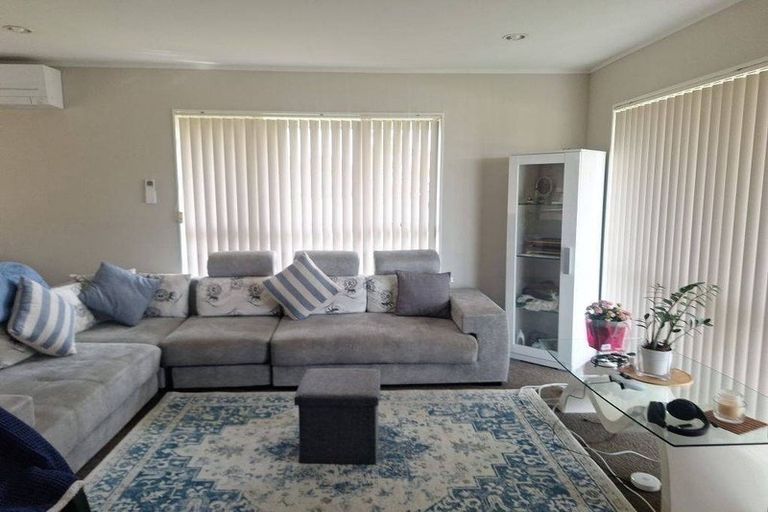 Photo of property in 1 Mika Court, Flat Bush, Auckland, 2019