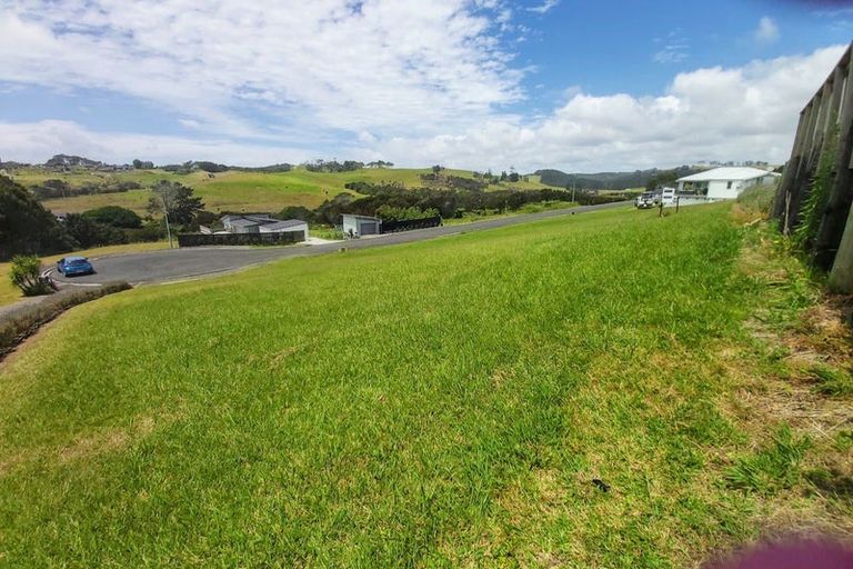 Photo of property in 4 Lori Lane, Coopers Beach, 0420