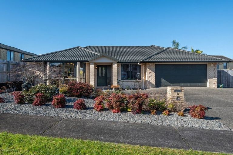 Photo of property in 17 Bundoran Way, Pinehill, Auckland, 0632