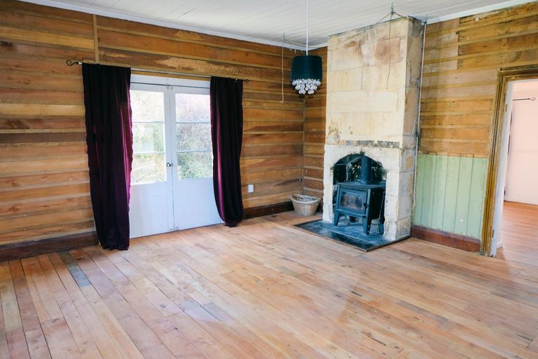 Photo of property in 16 Wellington Street, Enfield, Oamaru, 9491