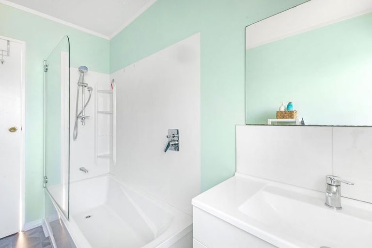 Photo of property in 47 Wallath Road, Westown, New Plymouth, 4310