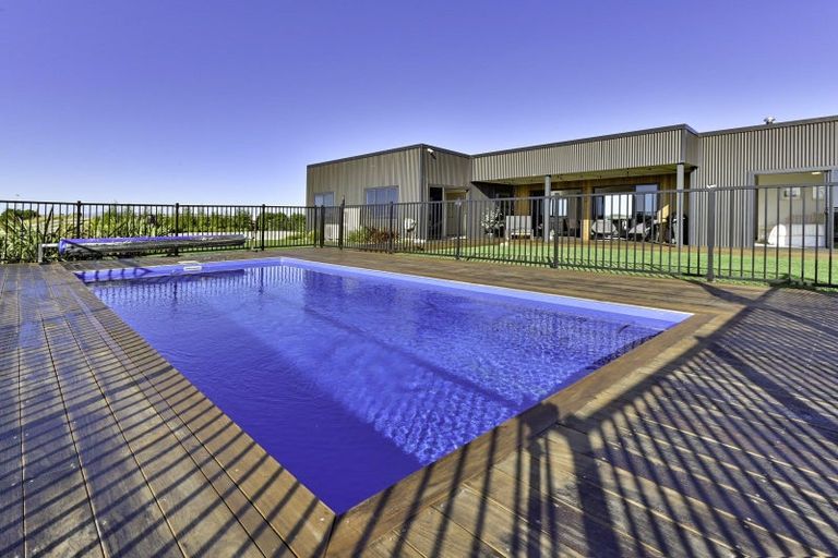 Photo of property in 69a Pirau Road, Fernhill, Napier, 4183