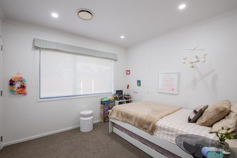 Photo of property in 4 Okoare Lane, Ferndale, New Plymouth, 4310