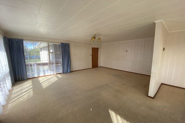 Photo of property in 9 Raglan Avenue, Cloverlea, Palmerston North, 4412