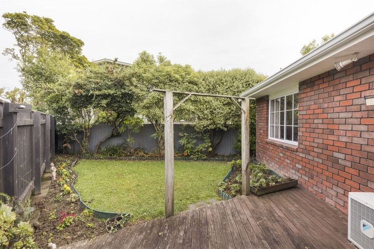 Photo of property in 2a Duna Place, Takaro, Palmerston North, 4412