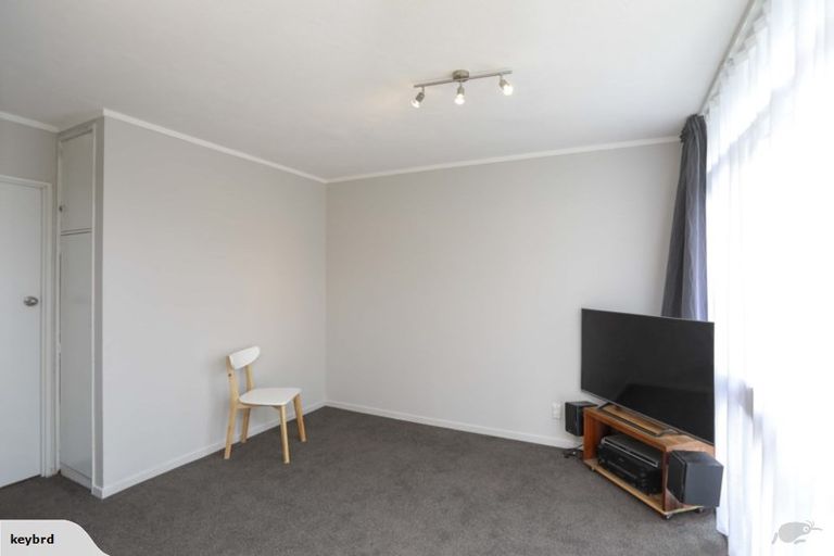 Photo of property in 2/18 Commodore Drive, Lynfield, Auckland, 1042