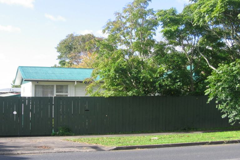 Photo of property in 7 Border Road, Henderson, Auckland, 0612