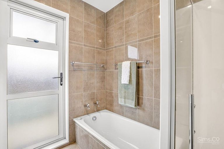 Photo of property in 18 Exeter Crescent, Springvale, Whanganui, 4501