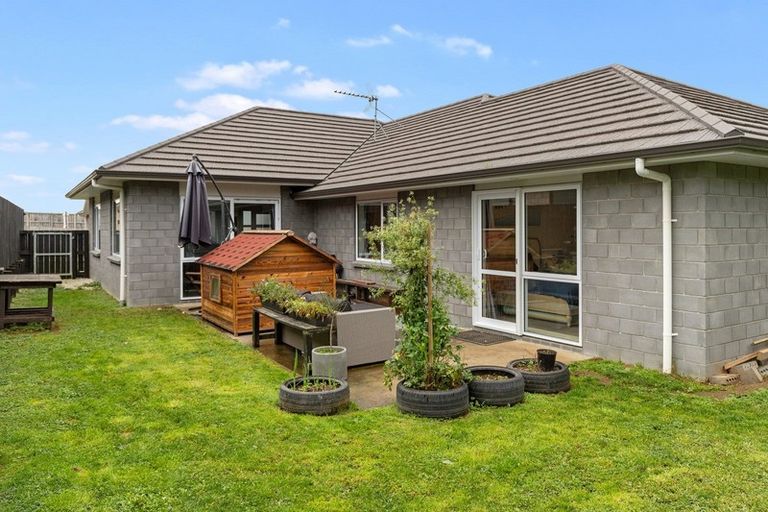 Photo of property in 37 Longbow Terrace, Flagstaff, Hamilton, 3210