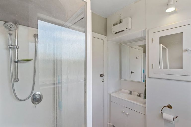 Photo of property in 24 Grassmere Street, Papanui, Christchurch, 8052