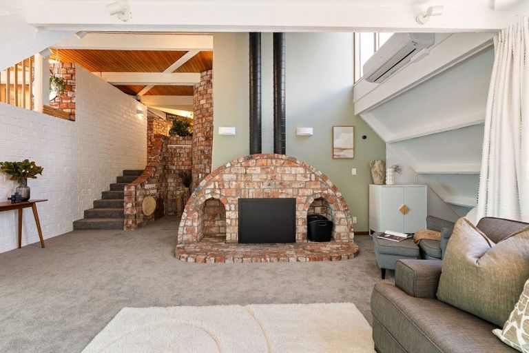 Photo of property in 52 Amapur Drive, Khandallah, Wellington, 6035