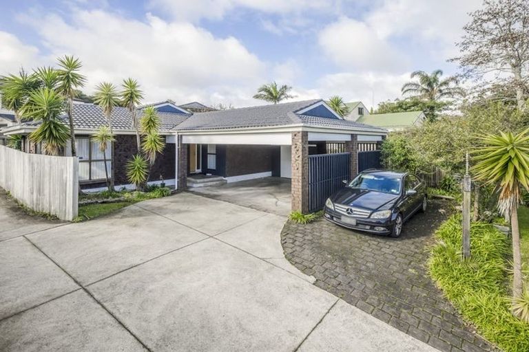 Photo of property in 136 Everglade Drive, Totara Heights, Auckland, 2105