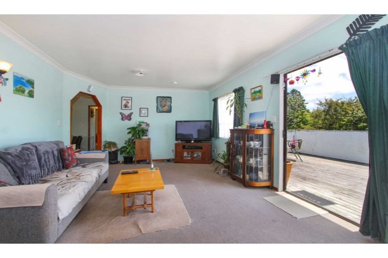 Photo of property in 22 Zingaro Place, Massey, Auckland, 0614