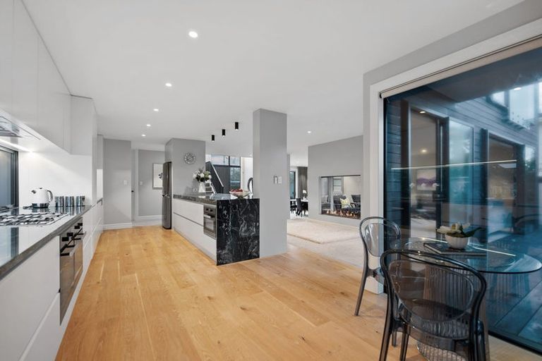 Photo of property in 9 Craig Road, Milford, Auckland, 0620