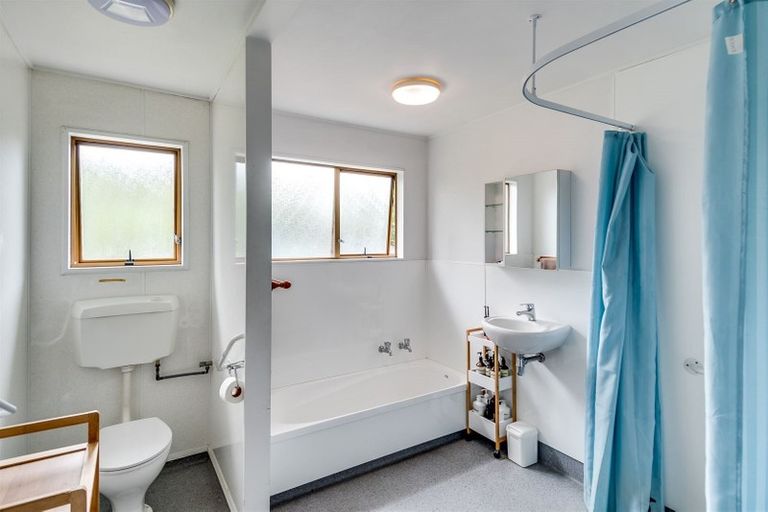 Photo of property in 16 Shirley Place, Bay View, Napier, 4104