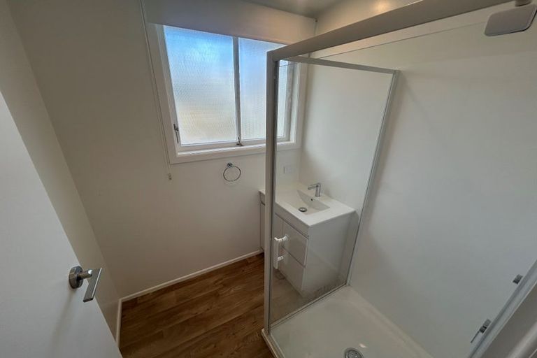 Photo of property in 14 Laurie Street, Red Beach, 0932