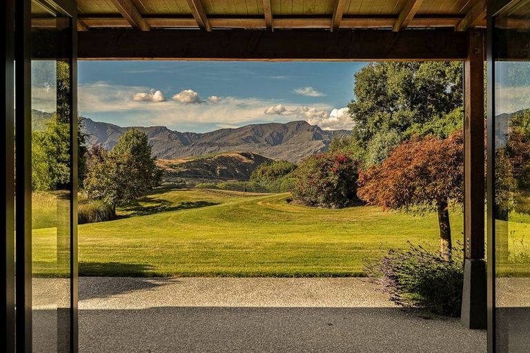Photo of property in 73 Alec Robins Road, Lake Hayes, Queenstown, 9371