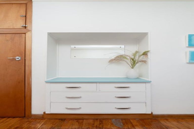 Photo of property in 37 Long Street, Raglan, 3225